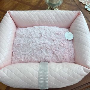 Boutique Style Princess Puppy Plush Bed /Brand New